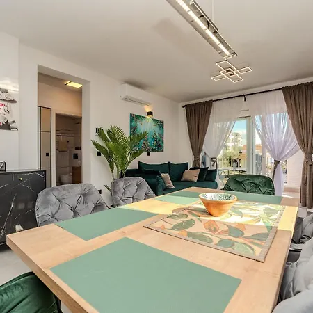 Apartman La E Bella *